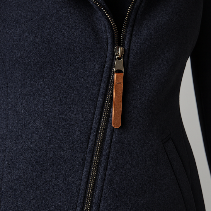 Lucia | Giacca Lunga con Cappuccio e Zip Asimmetrica
