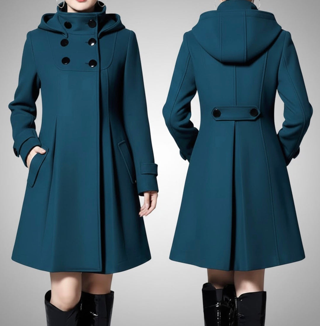 Alessia | Cappotto svasato con collo alto e bottoni decorativi