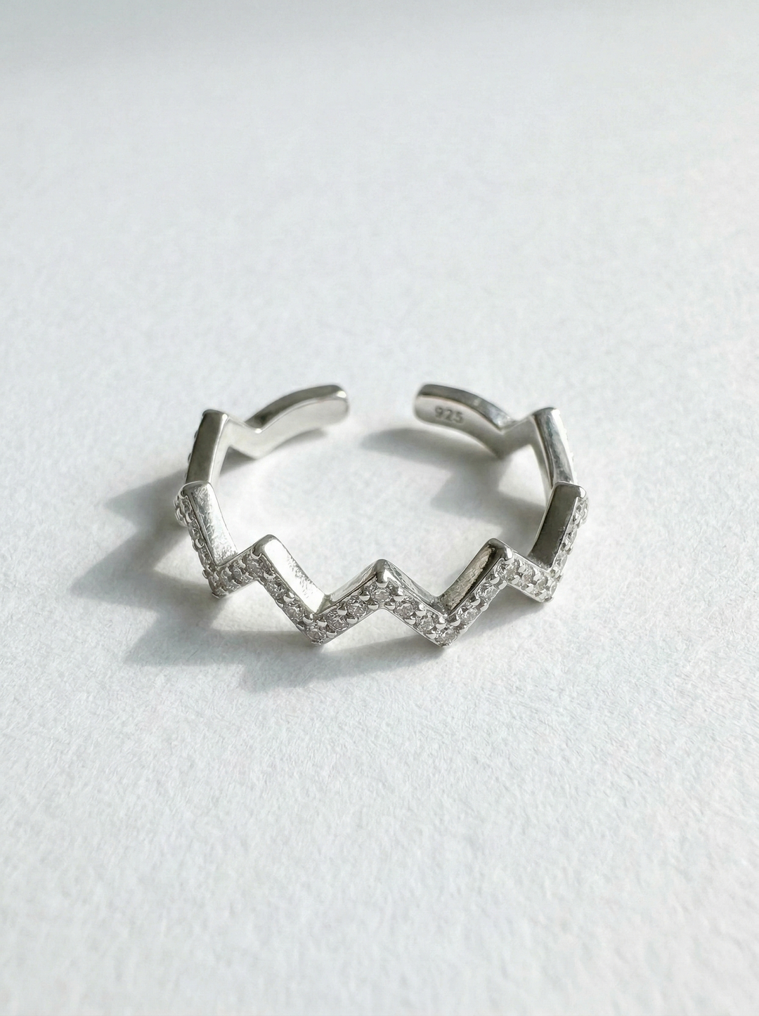 Anello zigzag con pietre preziose Martina
