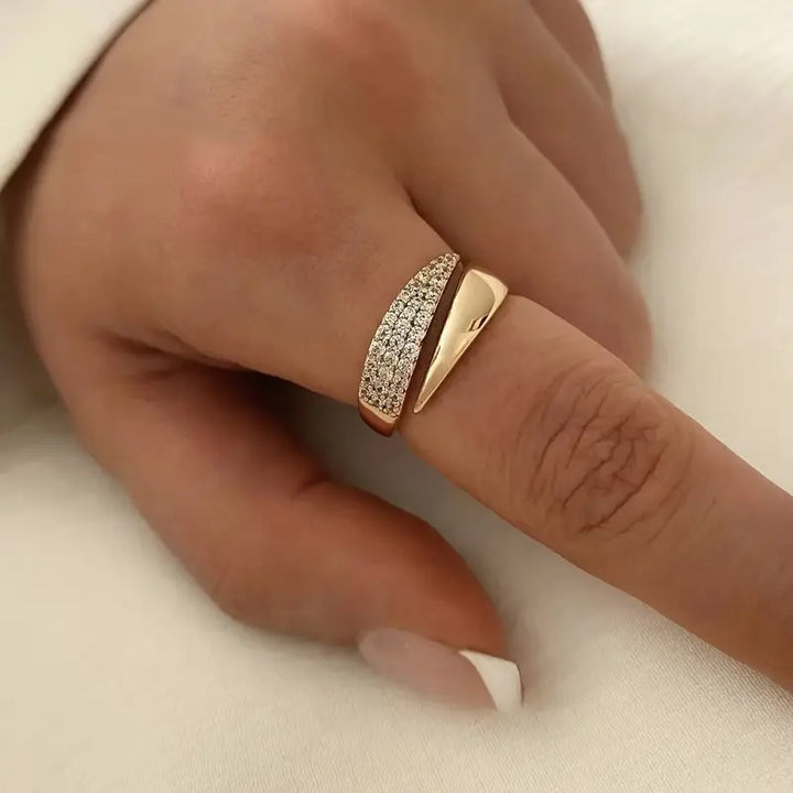 Anello elegante con pietre preziose Lucrecia