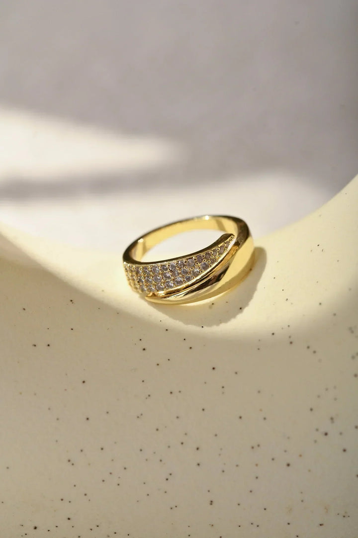Anello elegante con pietre preziose Lucrecia