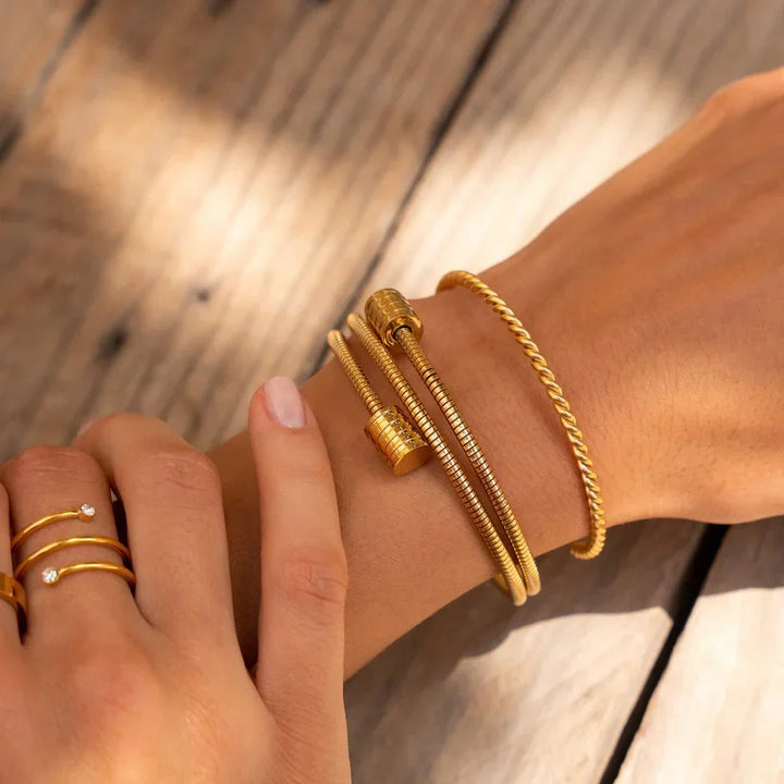 Amanda | Bracciale a spirale triplo placcato in oro 18 carati